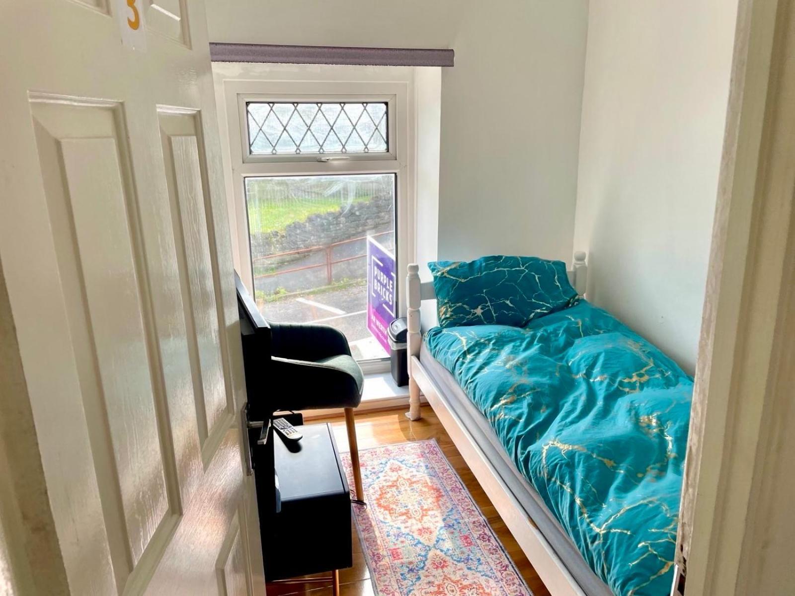 Single Bed In A Peaceful House In Morriston Apartamento Exterior foto